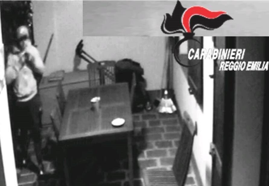 Furti nelle case a San Polo, scoperto un ladro: caccia ai complici 