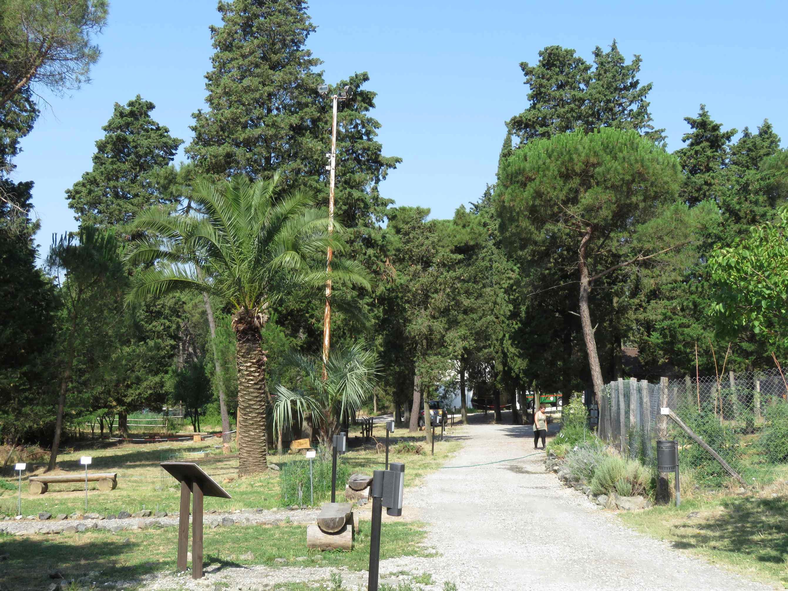 Uno dei percorsi del centro di Galceti