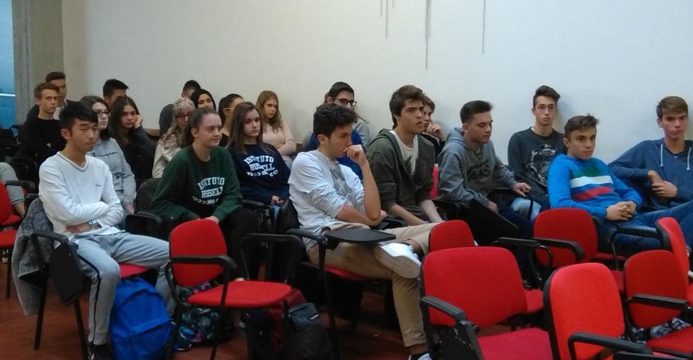 Notaio in cattedra al Russell per spiegare la giustizia civile