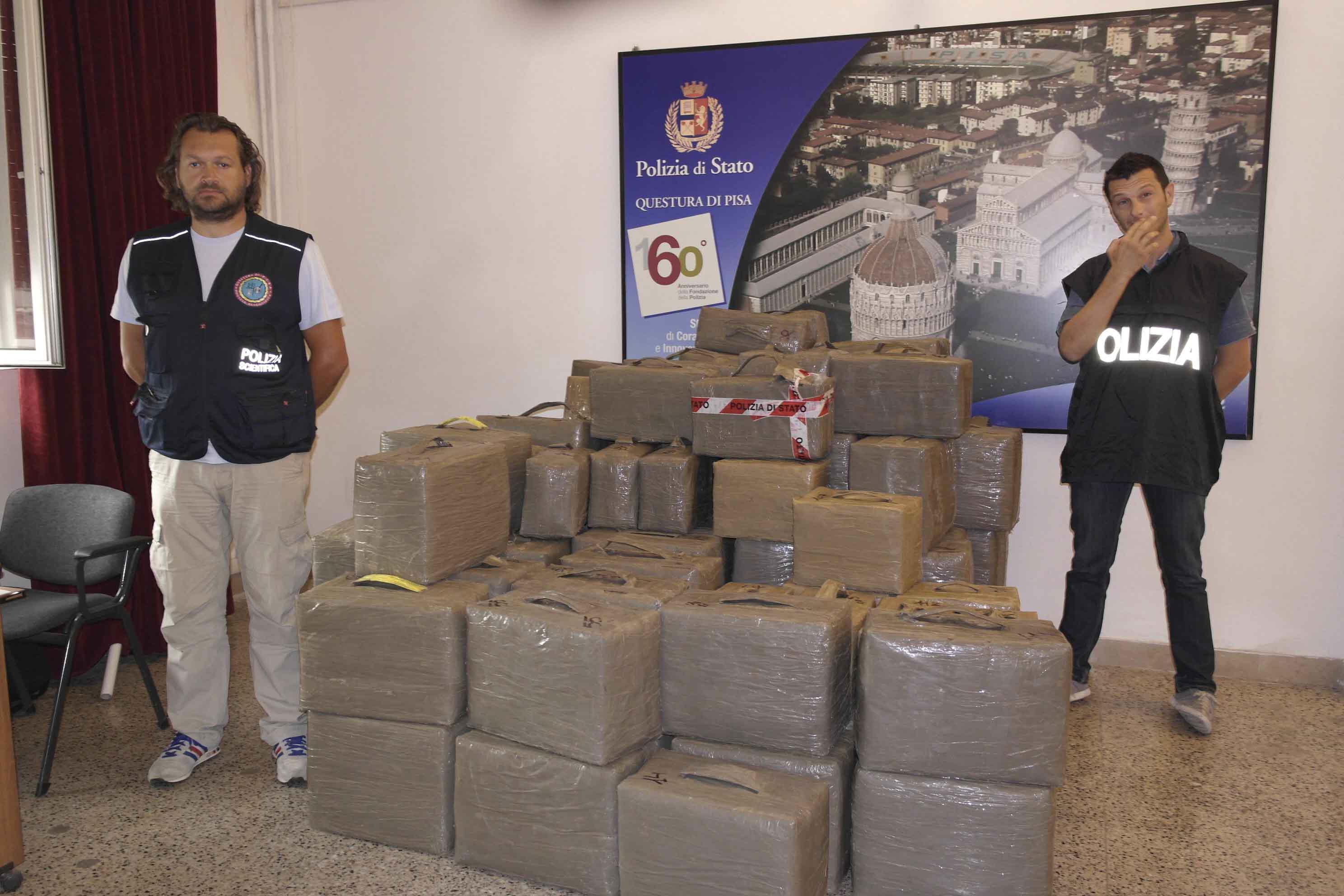 La droga sequestrata dalla polizia