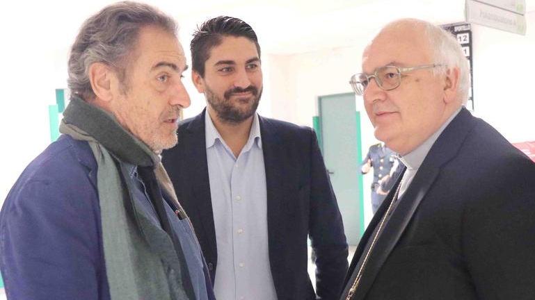 Il direttore Asl Vagnini, il sindaco Fabbri e il vescovo Perego