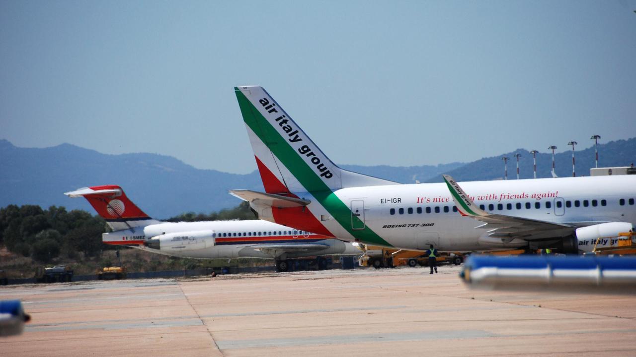 Aerei Meridiana e Air Italy in pista a Olbia