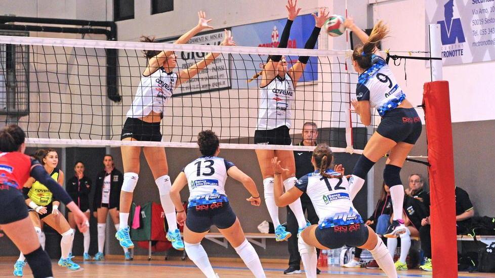 Un'azione di attacco del Blu Volley Quarrata (Foto Gori)