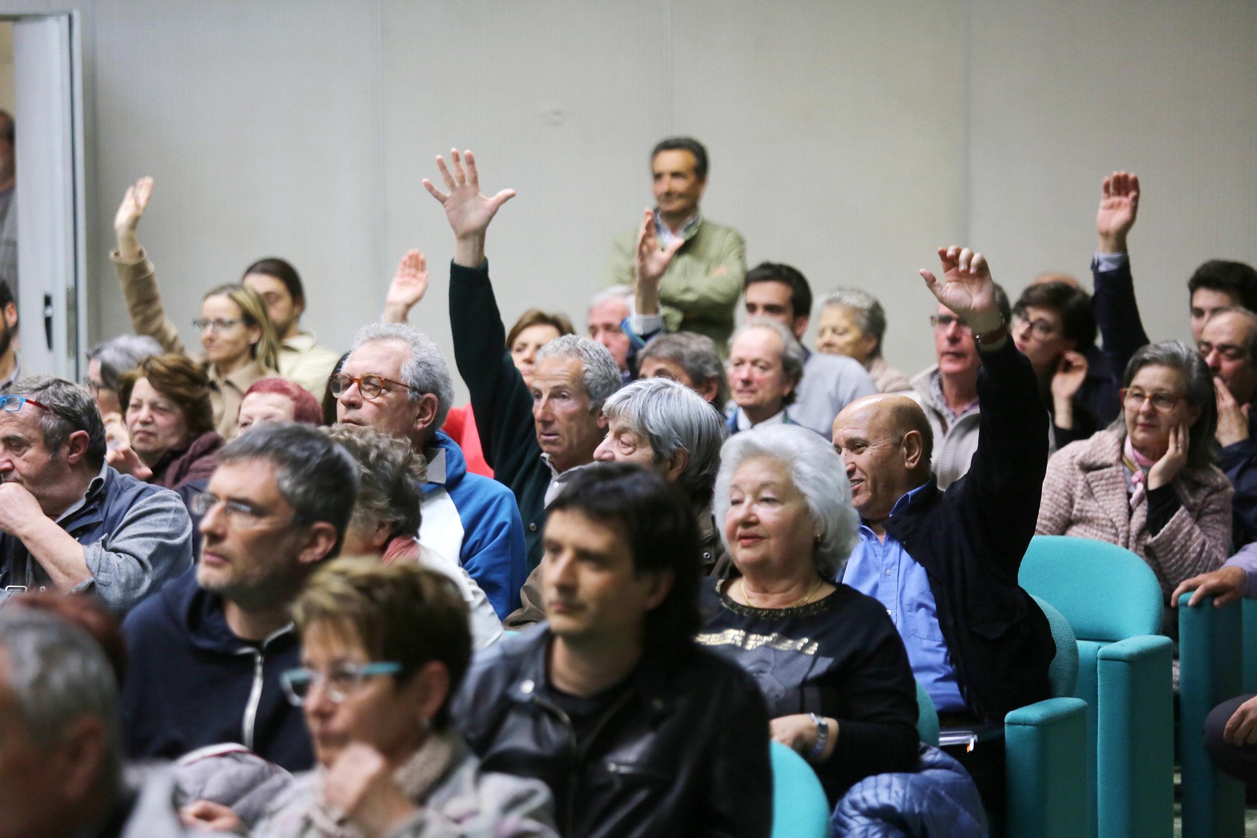 Un'assemblea contro i tributi di bonifica nel Padule 