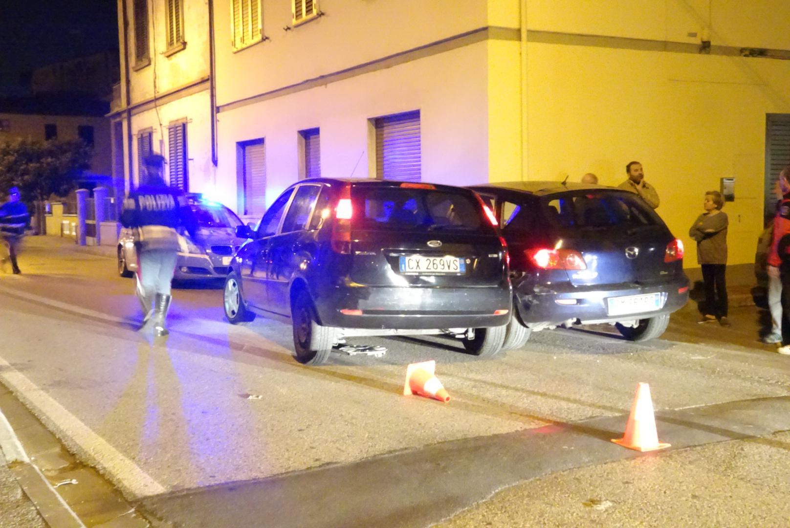 L'incidente in via Selva ad Agliana, dove la polizia ha arrestato i fuggitivi (Foto Gori)