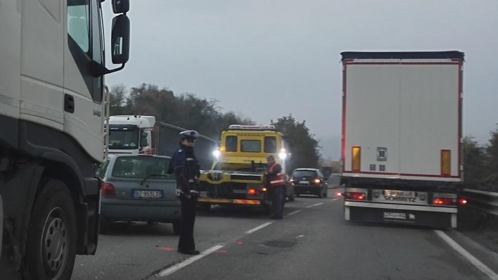 Incidente manda il traffico in tilt