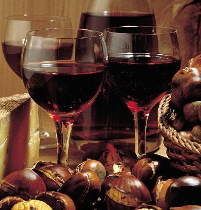 La cultura del vino incontra i segreti dello zafferano: tour guidati e degustazioni