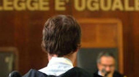 Perseguita la ex moglie: stalker condannato