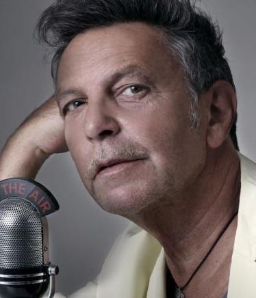 Alan Sorrenti al Fuori Orario fa ballare i Figli delle stelle