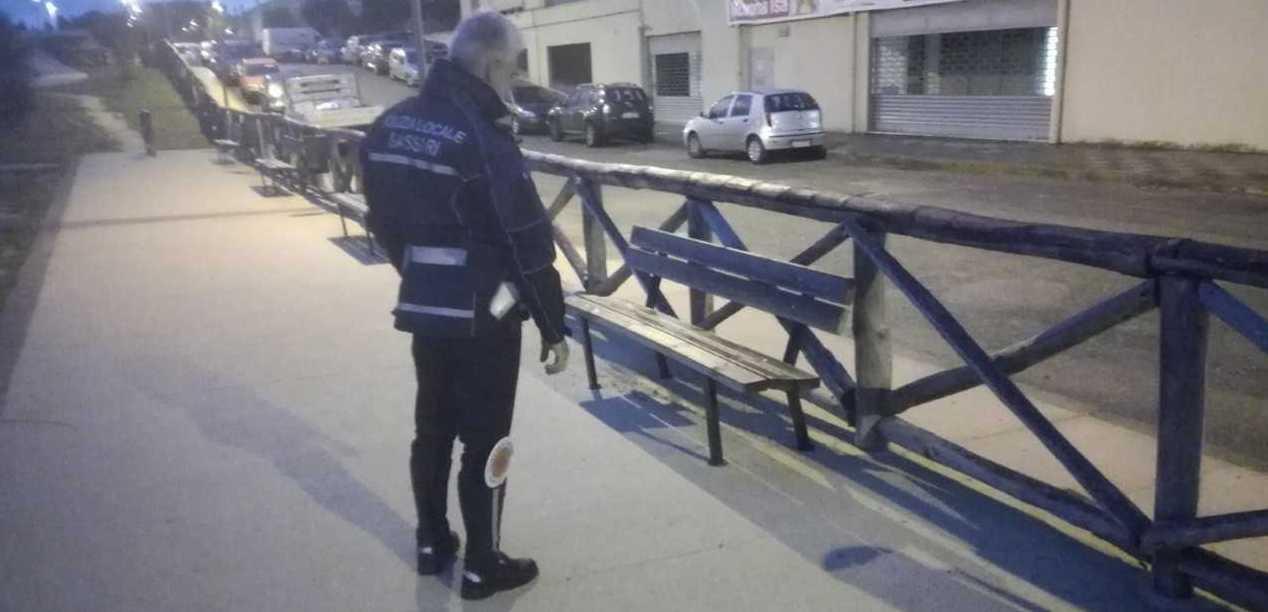 Si masturba sulla ciclabile, 18enne rischia il linciaggio