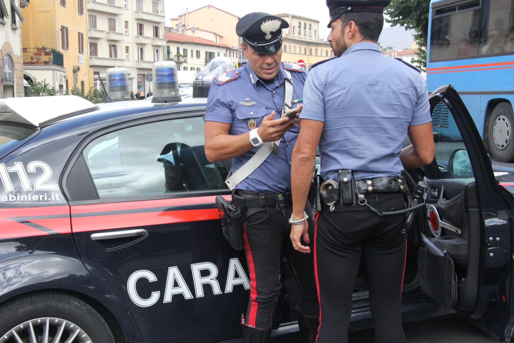Una pattuglia di carabinieri del Nucleo radiomobile