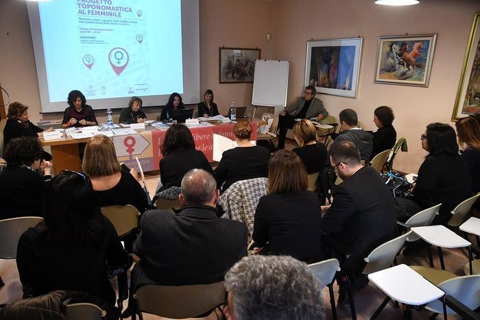 La riunione di Oristano sul progetto "Toponomastica al femminile" (foto Ansa)