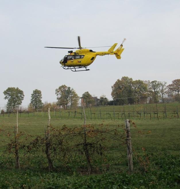 Scende dal bus a Serramazzoni, 12enne investito da auto 