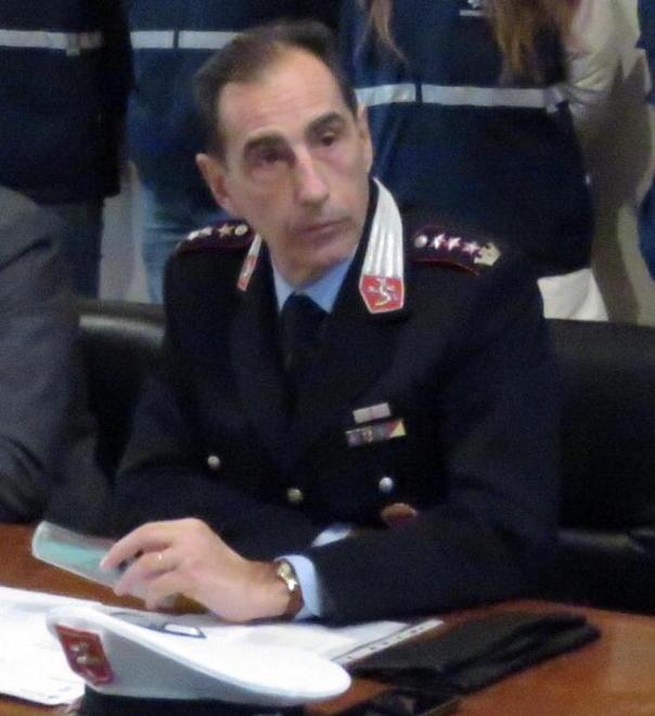 I migranti aiuteranno i bambini ad attraversare