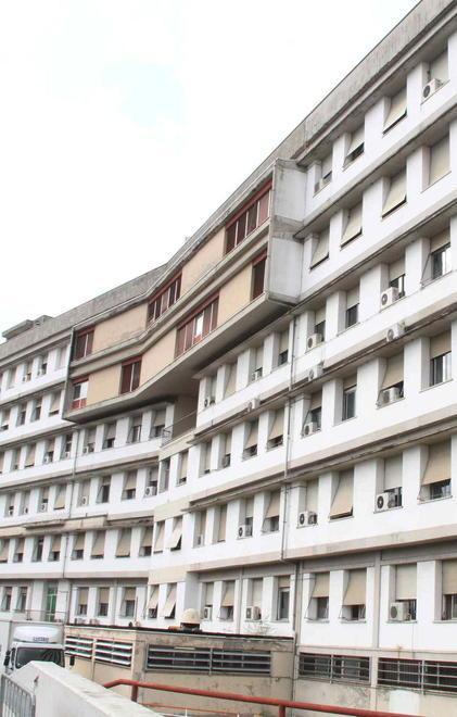 Sinistra spaccata sul vecchio ospedale 