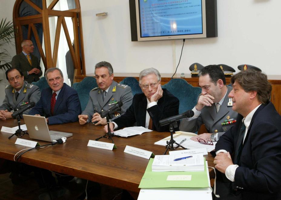 Soldi in Cina, sul Tribunale incombe il maxi-processo 