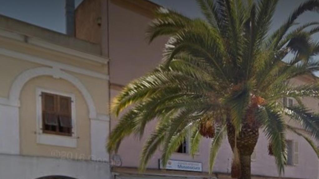 Tavolini straripanti: chiuso il “Clamarò”