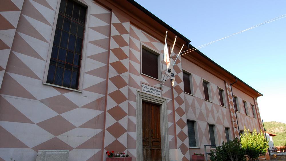 Scuola, a casa da soli non si torna e a Gavoi esplode la protesta 