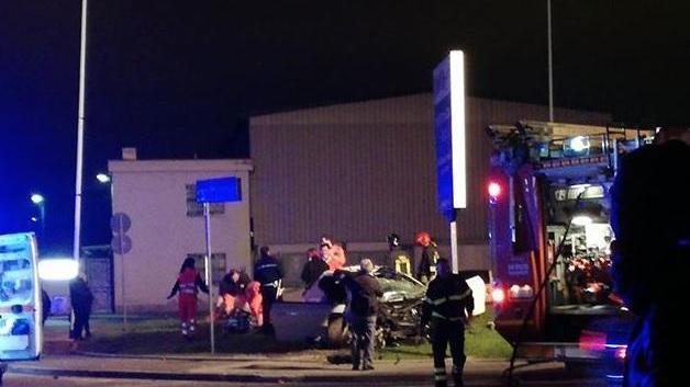L'incidente alla rotatoria di via Paronese