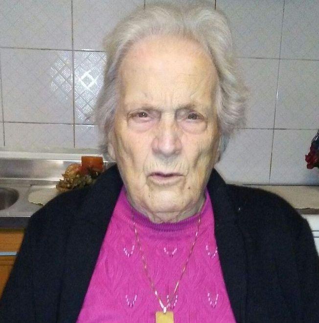 Un libro con i messaggi d’auguri per la nonna Mina Federighi