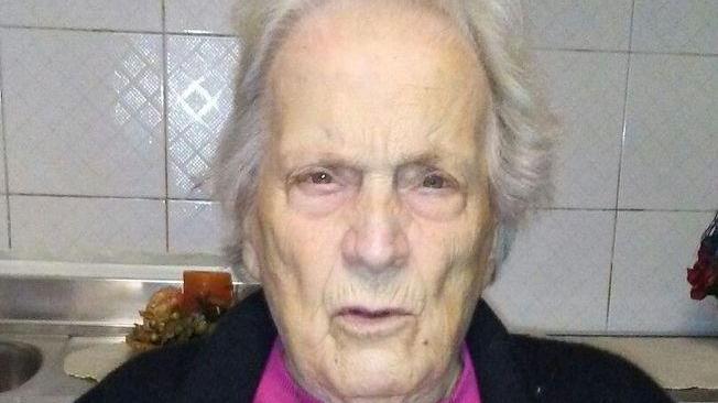 Un libro con i messaggi d’auguri per la nonna Mina Federighi
