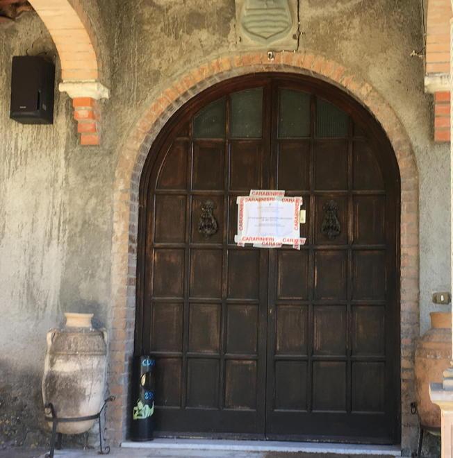 Arresti domiciliari per la giovane sotto inchiesta