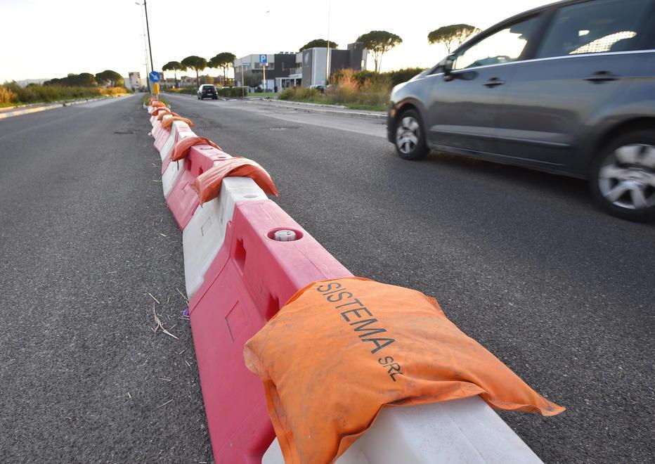 Inversioni pericolose, chiusura sperimentale in via Sordi
