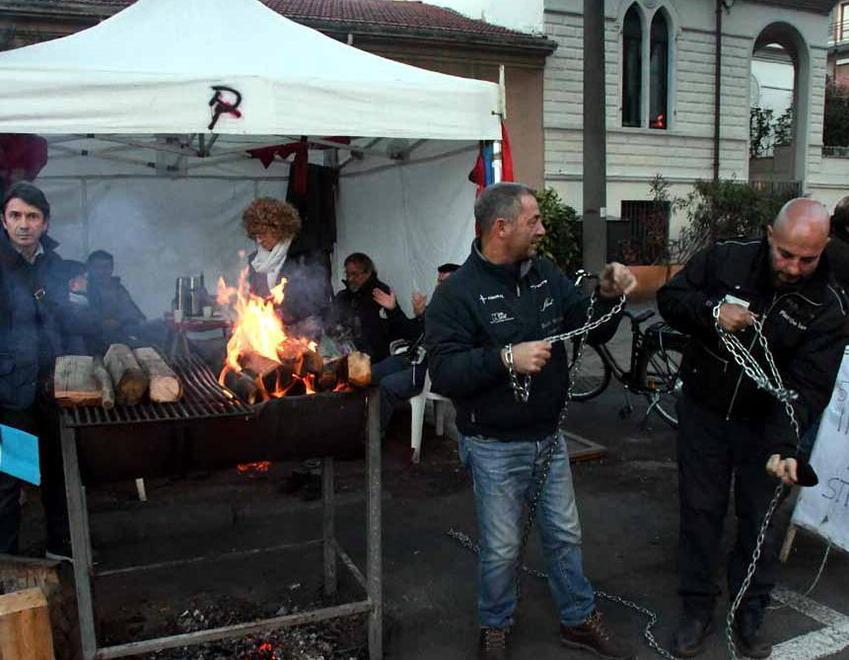 I 5 Stelle di Carrara e Massa uniti: «Serve un tavolo serio»