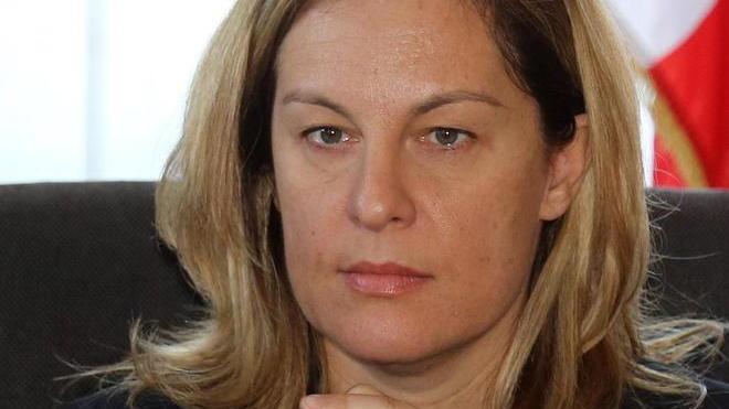 L’assessore regionale Fratoni al sindaco «È l’ora di smetterla con questa ostilità»