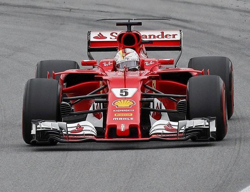 Hamilton sul fondo, la pole è di Bottas 
