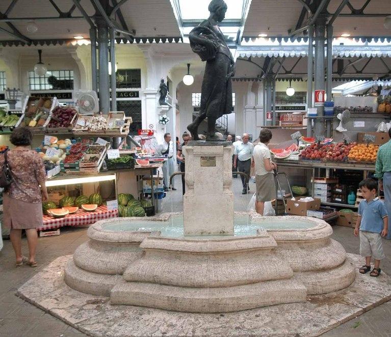 «Mercato Albinelli: restituite l’acqua alla fontana» 