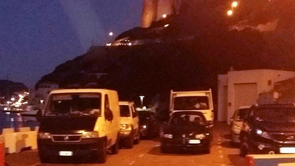 Problemi d’imbarco per i Tir