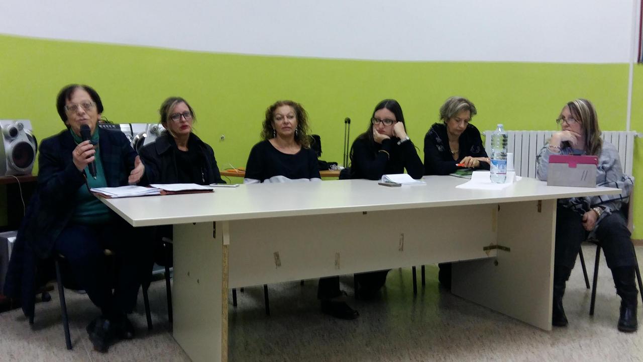 Insetti nel pane alla mensa della scuola, multa da 8mila euro a chi gestisce il servizio