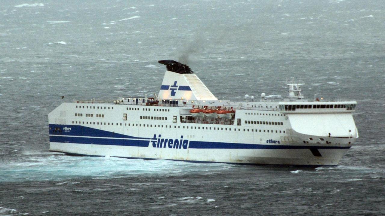 Troppo vento a Porto Torres, il traghetto Tirrenia dirottato su Olbia