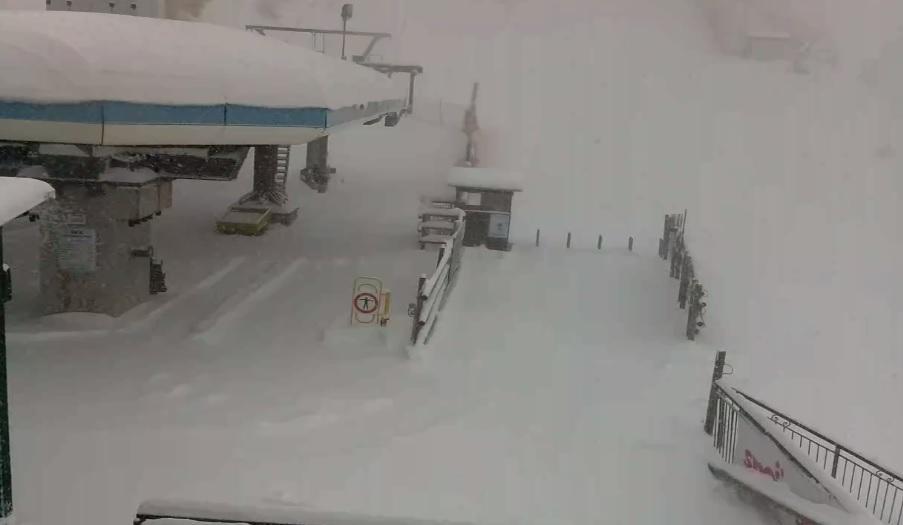 Montagna sotto la neve, a Sambuca scuole chiuse