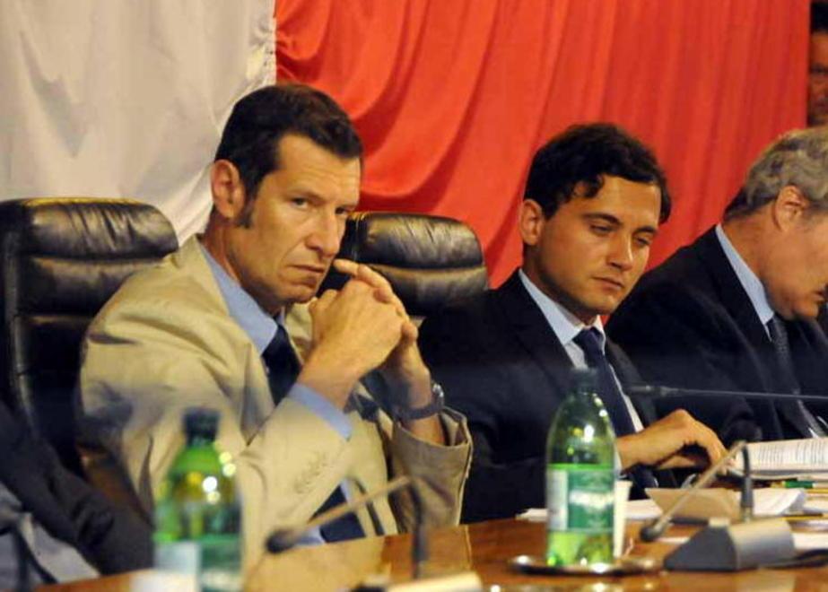 Massa, Bugliani o un Volpi bis per fermare l’onda grillina 