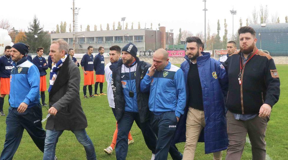 In campo tra lacrime e ricordi 