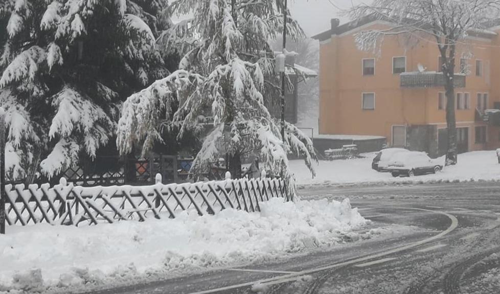 Arriva la neve anche in collina 