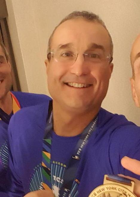 Runner stoico, con un piede ko riesce a finire la maratona