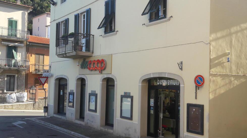 La Coop resta aperta a metà Cgil: «Novità saputa per caso»
