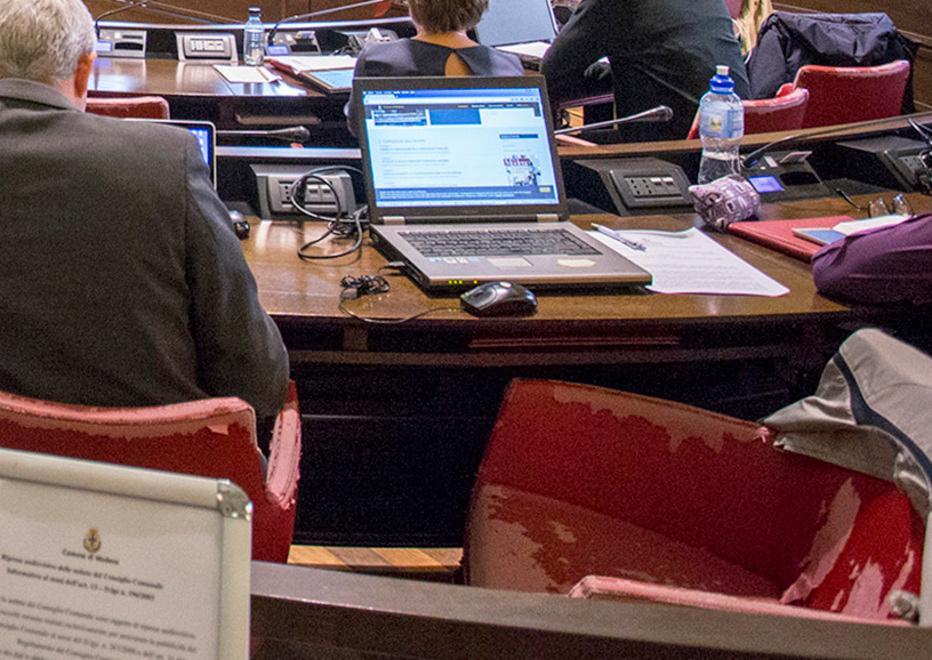 Consiglio comunale arrivano le poltrone