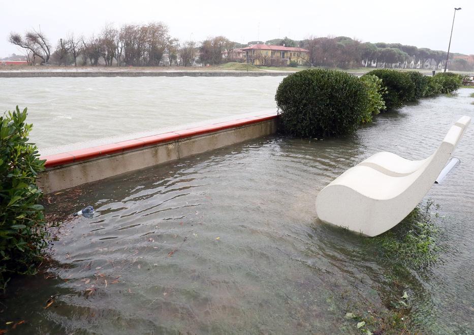 Il canale Logonovo tracima, livello delle Valli altissimo