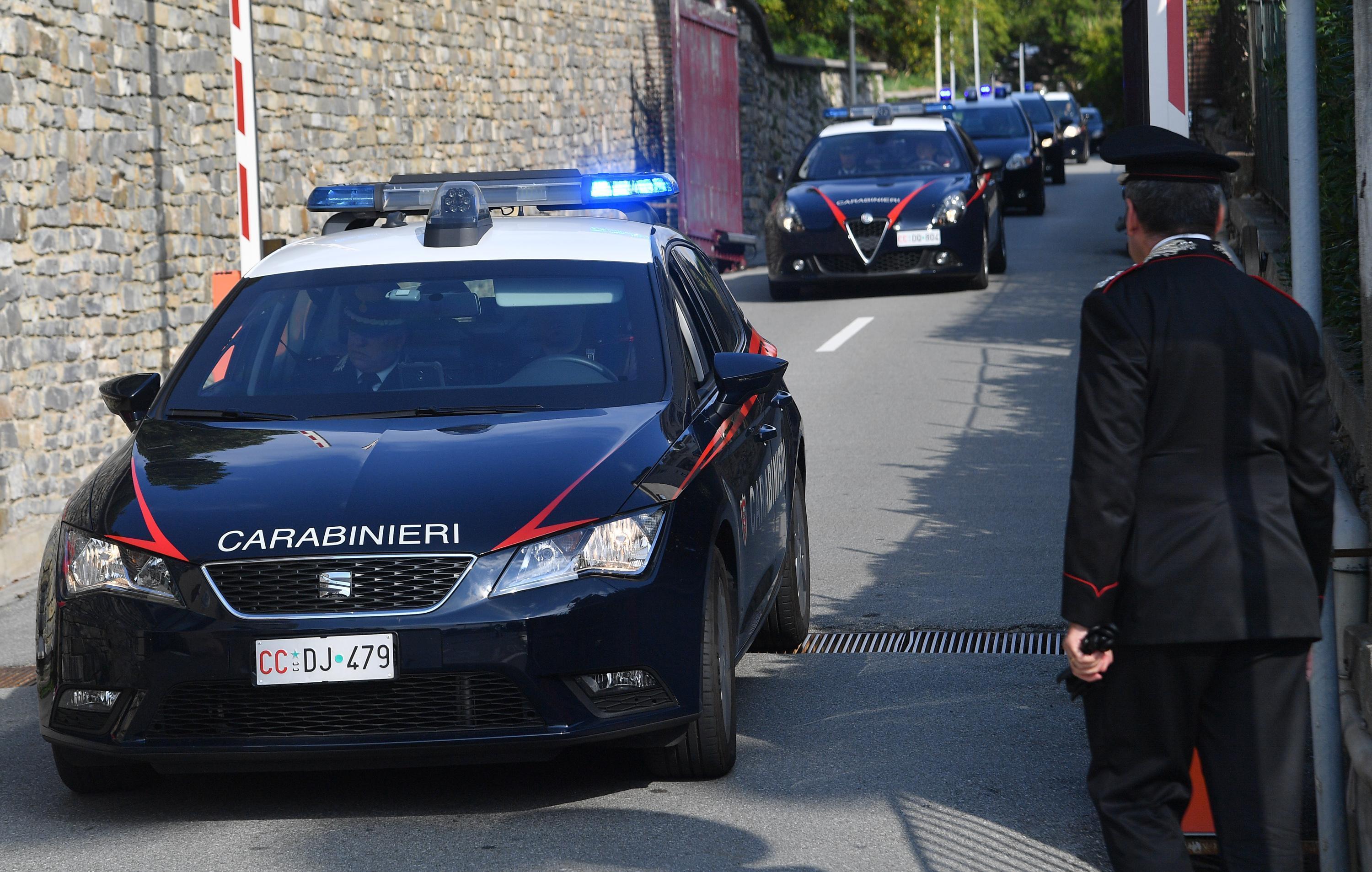 Alcune auto dei carabinieri 