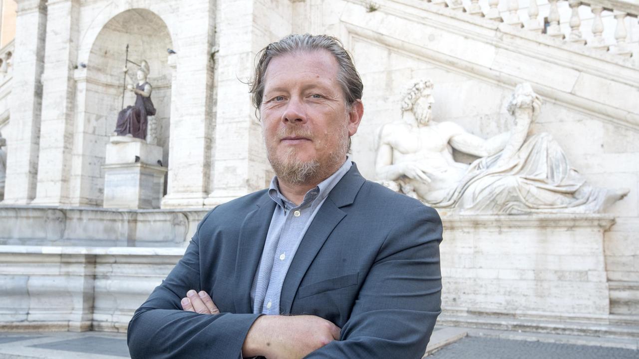 L'assessore al bilancio di Roma, Gianni Lemmetti (foto Ansa/Claudio Peri)