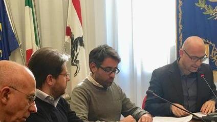 «Torniamo insieme o dico che ti droghi»