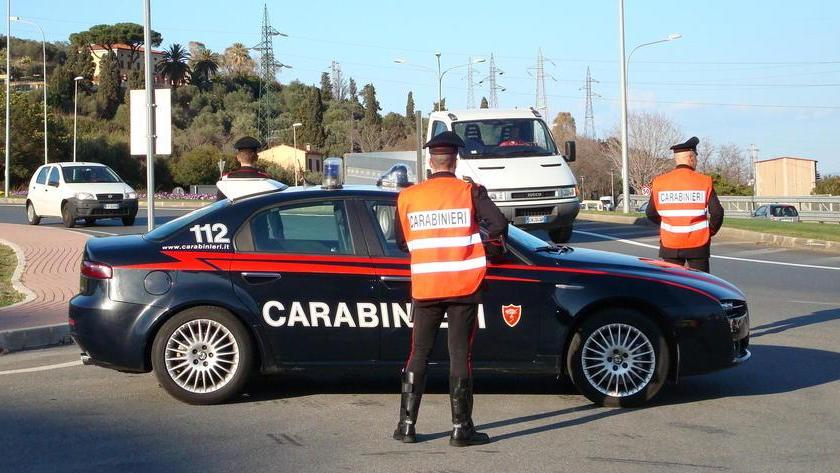 Ruba in un supermercato, arrestato per furto ed evasione