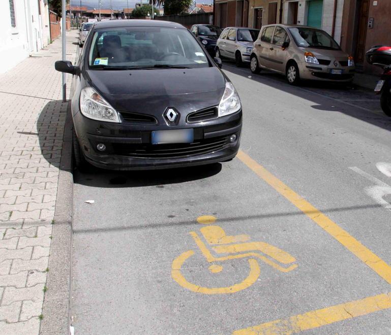 Parcheggi per disabili multe e controlli a tappeto 