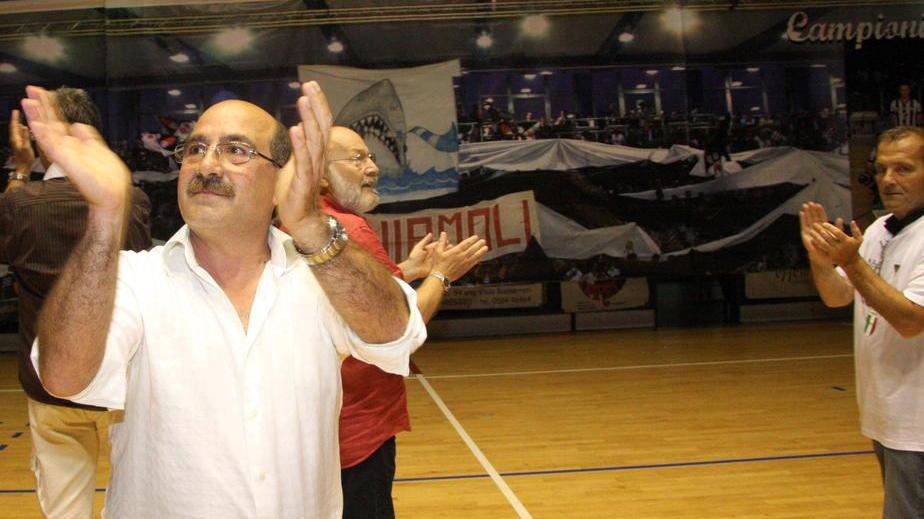 Il Palasport va al Cgc per seicentomila euro