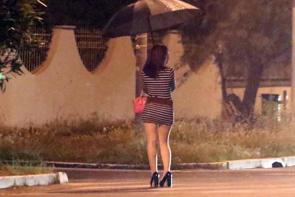 Escort e transessuali, cifre folli per un appartamento a Marina