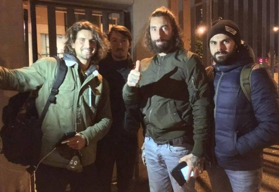 Brumotti scopre i rapinatori in caserma a Carpi